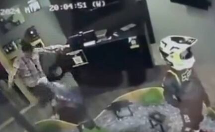 VIDEO: Gerente de tienda deportiva golpea a puñetazos y patadas a su empleada en Naucalpan