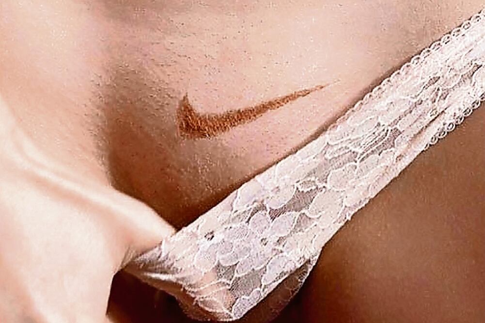 Con esta imagen, que no se sabe si pertenece al cuerpo de Madonna, la cantante promueve la marcha One Million women march, para un día después de que Donald Trump asuma la presidencia (INSTAGRAM)