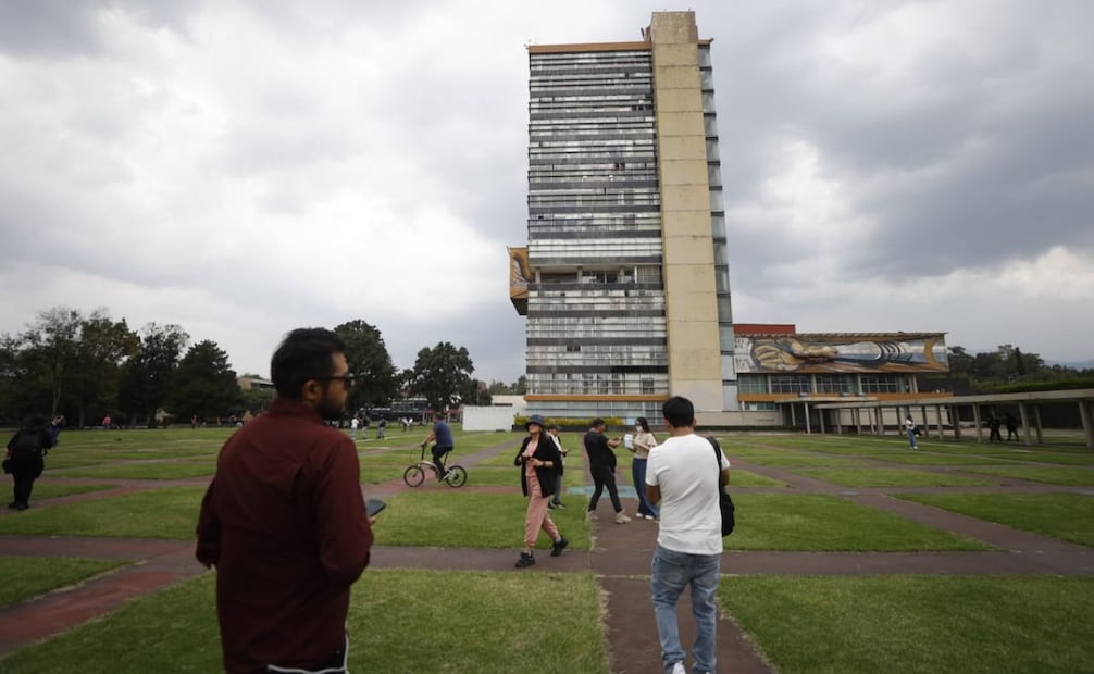 Aspectos de Ciudad Universitaria durante una marcha poco concurrida de aspirantes aprobados por la UNAM, quienes rechazan la aplicación del examen de control (10/08/2026). Foto: Diego Simón Sánchez/ EL UNIVERSAL
