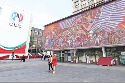 PRI llega a sus 90 años disminuido y en crisis