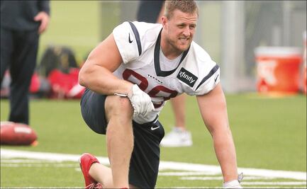 Figura de Texans considera que arrodillarse en el himno no es falta de respeto