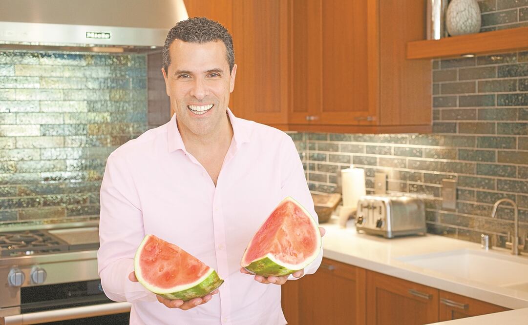 El conductor da conferencias sobre una vida saludable. Foto: CORTESÍA