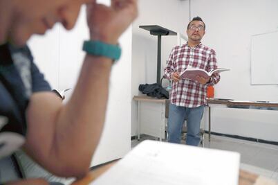 Escuela contra machos