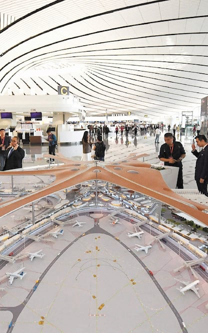 El aeropuerto en forma de estrella de mar se enmarca en el proyecto del “sueño chino” del presidente Xi Jinping; costó 17 mil 500 mdd. ZHANG CHENLIN. XINHUA