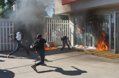 Confirman detención de 52 por destrozos en Oaxaca