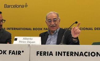 Increpan a Pérez Dayán en la FIL Guadalajara por su voto que permitió la reforma judicial; "es un traidor", denuncia