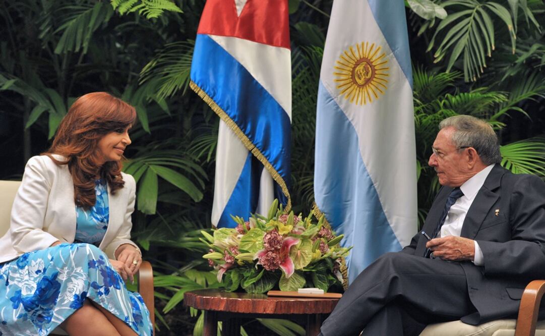 Durante su visita, la mandataria Argentina dialogó también con el presidente Raúl Castro y el Papa Francisco. (Foto: Xinhua / TELAM)