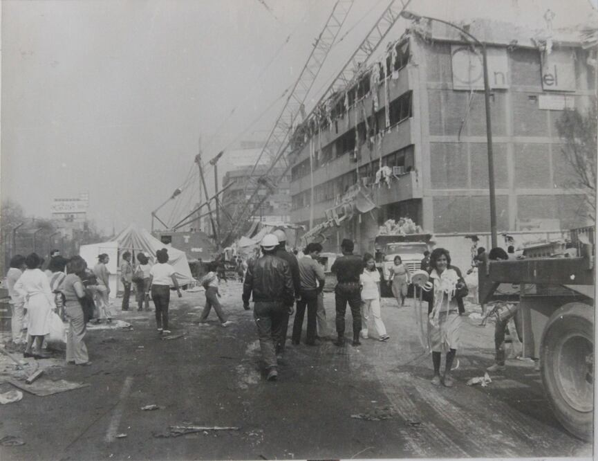 “Ellos querían sus cajas fuertes, las mujeres atrapadas en los escombros no importaban”