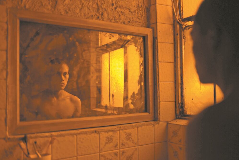 El filme sigue a un joven que es tocado por la violencia. Foto: CORTESÍA