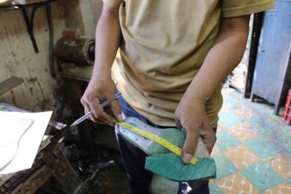 Adiós a los artesanos de zapatos a la medida