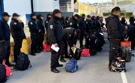 Detienen a dos custodios que intentaban ingresar objetos prohibidos en los penales de Puebla y Tepexi