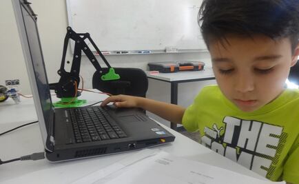 Especialista motiva a jóvenes a estudiar una ingeniería