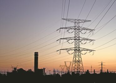 Tras amparos, Sener detiene cambios a la Ley Eléctrica de AMLO