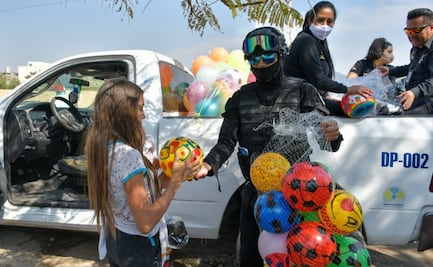 Policías de Nezahualcóyotl inician recolección de juguetes para niños de escasos recursos 
