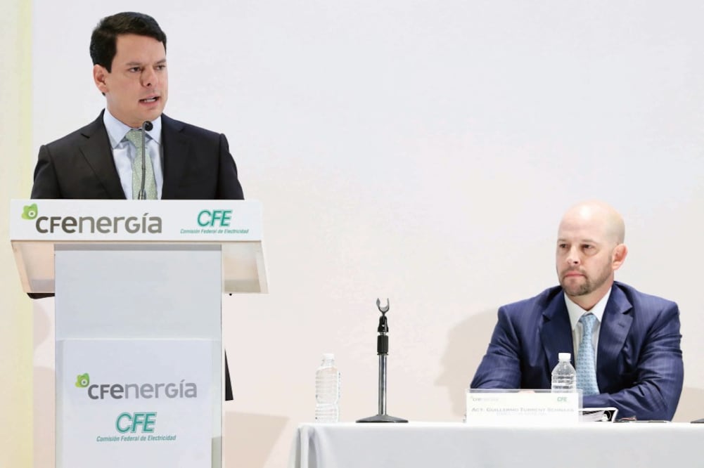 Jaime Hernández, director de CFE, explicó que gracias a la sustitución de combustóleo para generar electricidad, algunos tanques van a estar vacíos y podrán ofrecerse para almacenar combustibles (ARIEL OJEDA. EL UNIVERSAL)