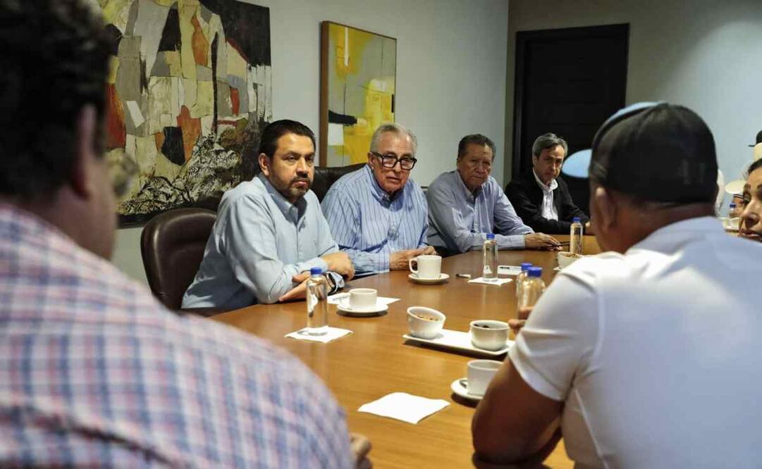 Rubén Rocha se reúne con productores de maíz / Foto: Especial