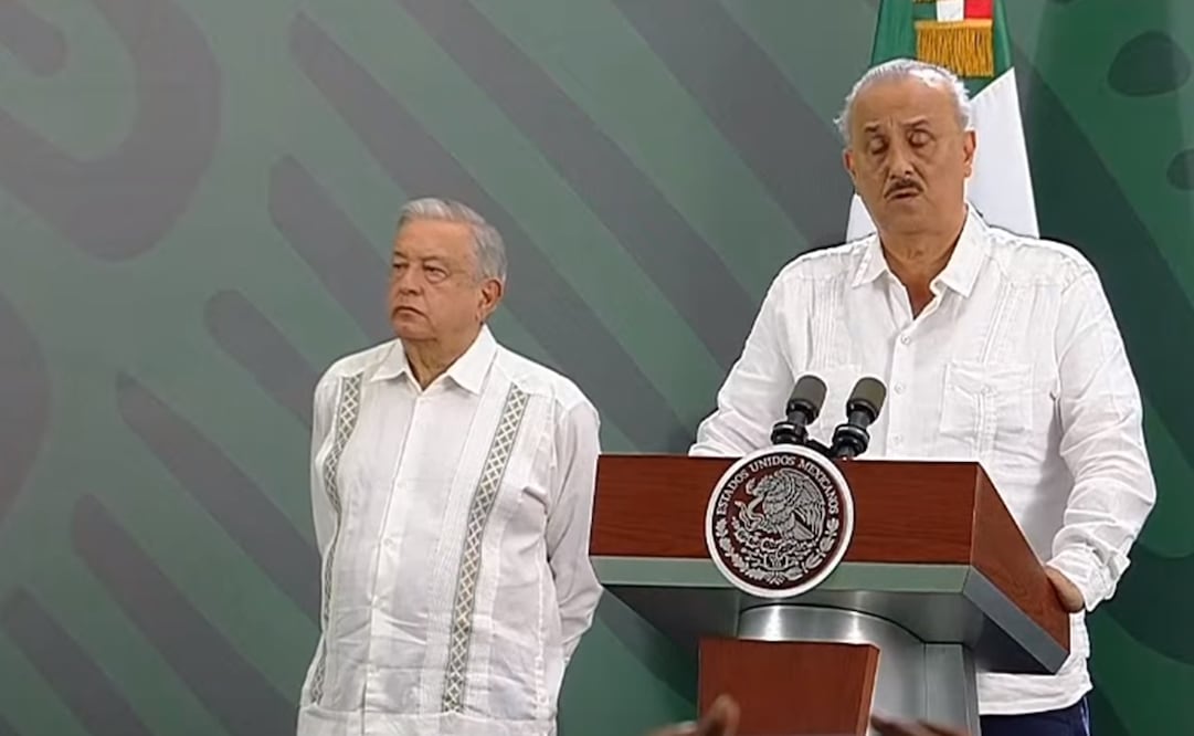 “La 4T deja un legado de bienestar y progreso a las nuevas generaciones”, dijo Carlos Merino Campos ante AMLO. Foto: Captura