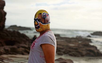 "El Halcón", el luchador que combate al narco