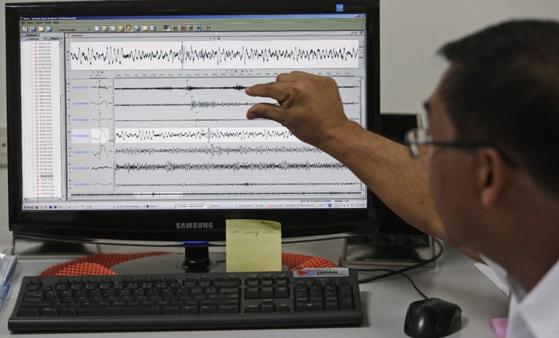 In order to generate these maps, Mexican scientists use information provided by several institutions such as the National Seismologic Service, operated by the Geophysics Institute - Photo: Rolex Dela Pena/EFE