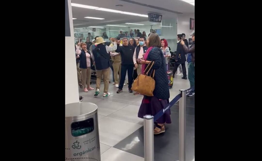 Abuchean en el AICM a Xóchitl Gálvez / Captura de Pantalla