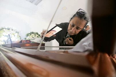 Despedida por videollamada; Israel quería revivir la experiencia de viajar en tren 