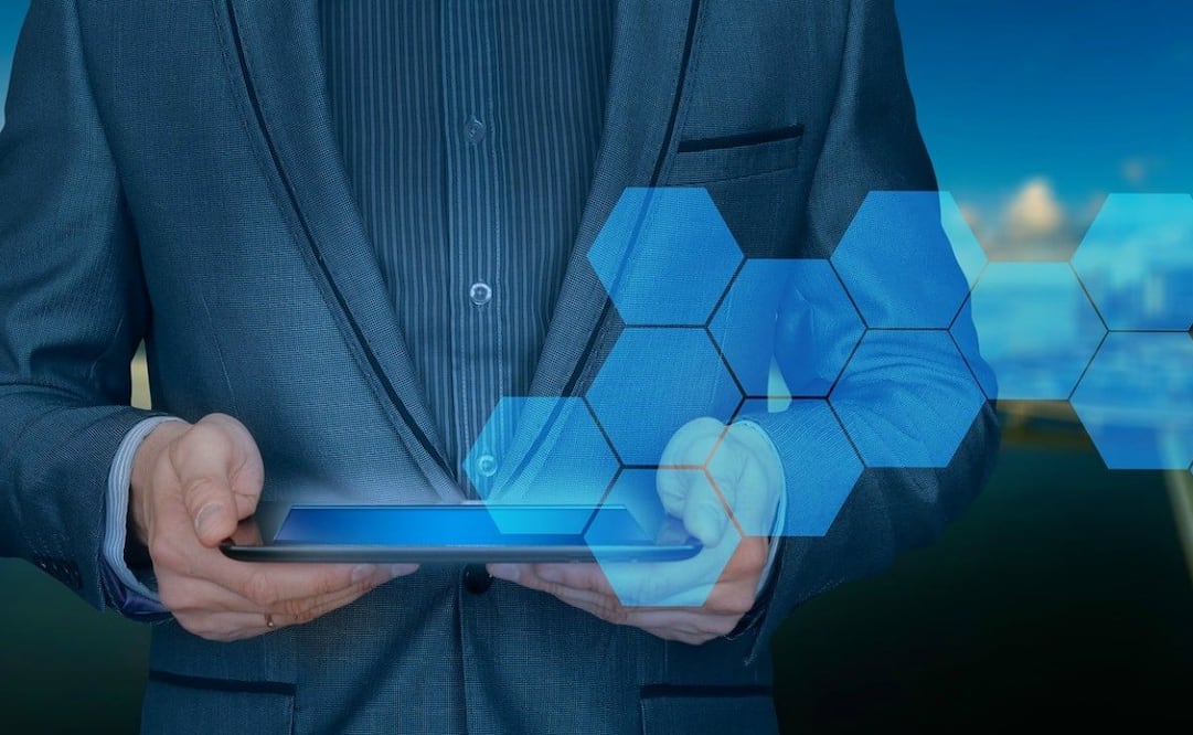 Las compañías están buscando cada vez más a candidatos que cuenten con conocimientos en tecnología en diversos sectores como las finanzas, la administración, etcétera