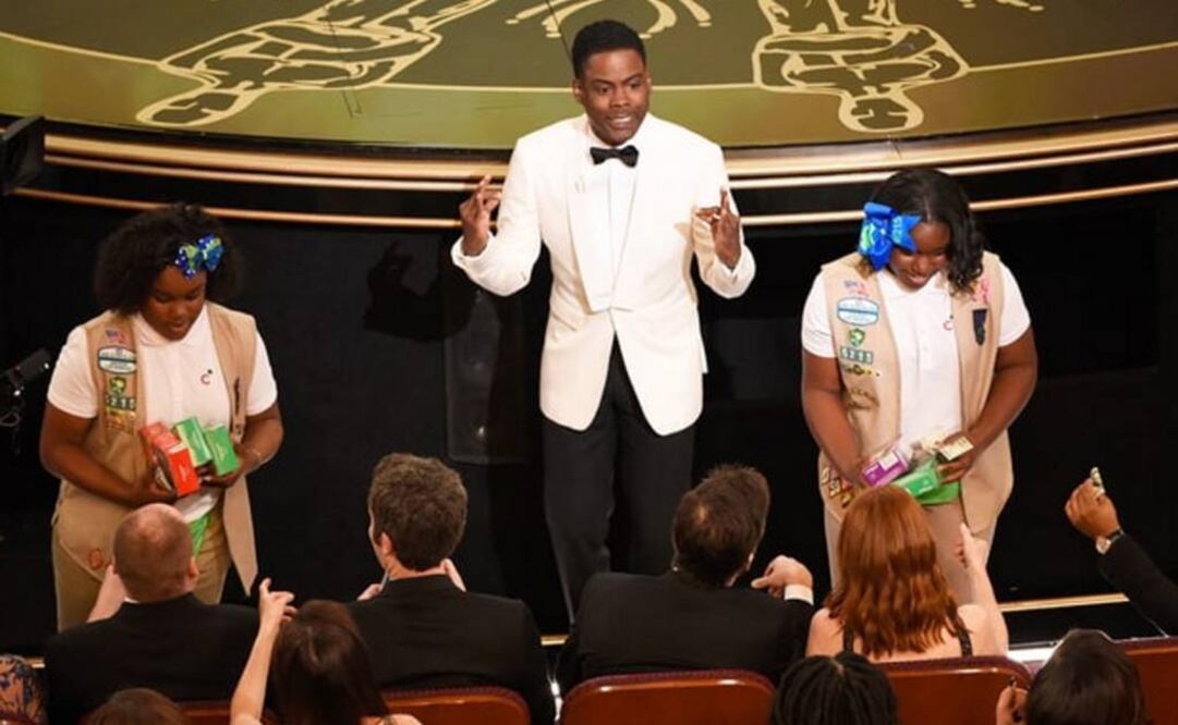 El presentador Chris Rock invitó a las niñas a vender galletas a los artistas. (FOTO: Archivo EL UNIVERSAL)
