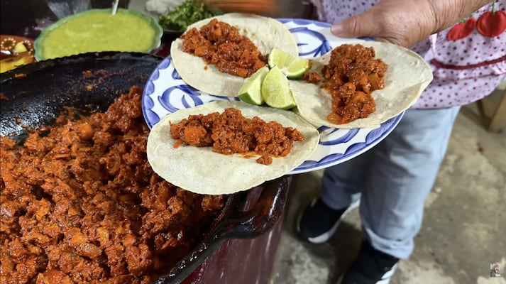 Doña Ángela comparte su receta de tacos al pastor