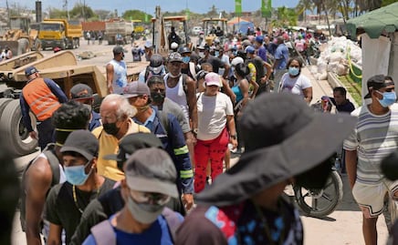 Terremotos en Venezuela; con sus propias manos, familias recuperan a sus seres queridos de entre los escombros