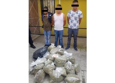 Detienen a 3 por transportar marihuana en un diablito en la Morelos