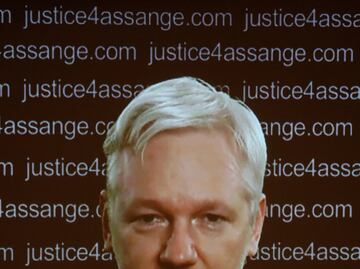WikiLeaks founder Julian Assange begins court battle against extradition