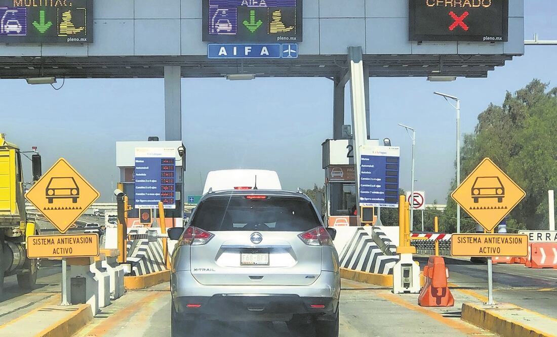 Algunos conductores se han quejado de los ponchallantas en el Circuito Mexiquense. Foto: Emilio Fernández / EL UNIVERSAL