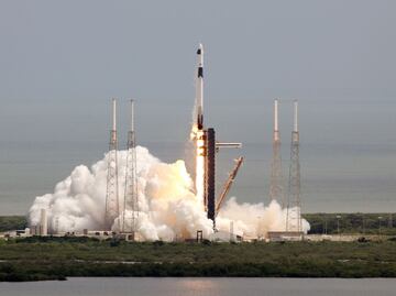 Misión de SpaceX parte al rescate de astronautas atrapados en la Estación Espacial Internacional