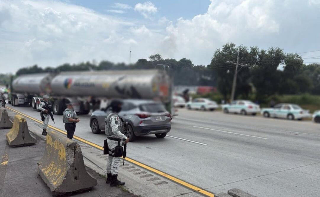 Se cumplen 4 horas del bloqueo en autopista México–Querétaro (25/08/2025). Foto: Especial