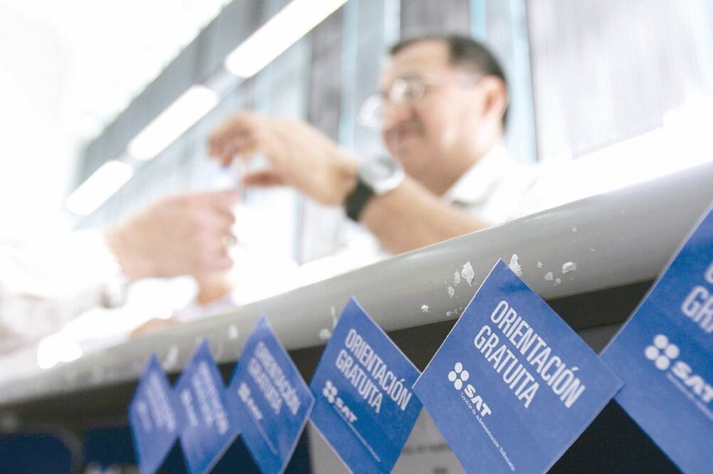 Los comprobantes fiscales digitales por internet serán los únicos válidos ante la autoridad fiscal para declarar o solicitar devolución de impuestos (ARCHIVO EL UNIVERSAL)