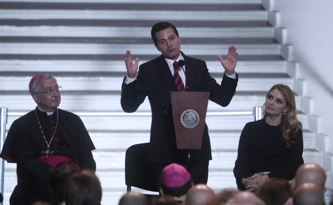 El Presidente inauguró la exposición "Vaticano: de San Pedro a San Francisco", en el Antiguo Colegio de San Ildefonso. Foto: ALEJANDRA LEYVA