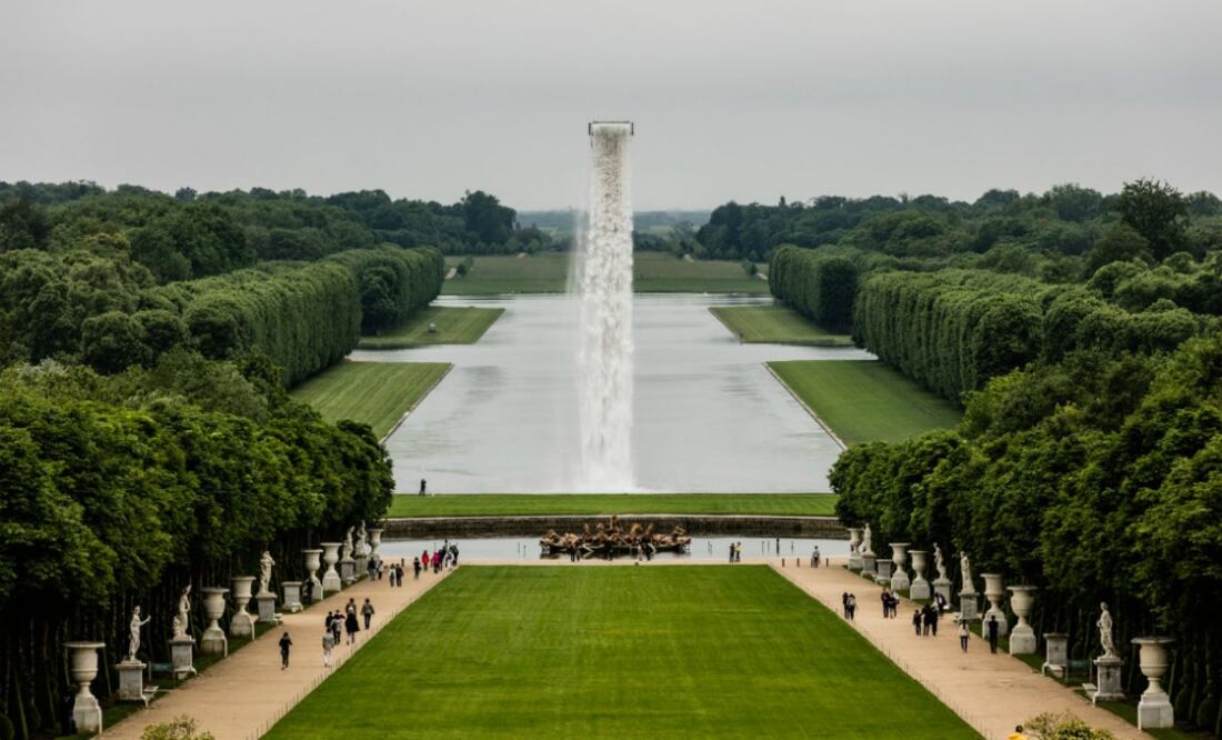 Se encuentra instalada en el Gran Canal de los jardines de Versalles. (Foto: Anders Sune Berg/olafureliasson.net)