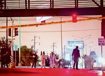 Cuelgan 3 decapitados en puente de Salinas Victoria, NL; sus cabezas fueron abandonadas a 4 km