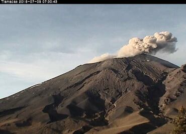 144 low-intensity exhalations spewed by Popocatépetl