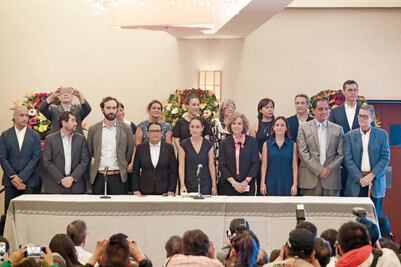 Presenta Sheinbaum gabinete con equidad