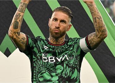 Sergio Ramos da emotivo discurso a las estrellas de la Liga MX; "Vamos a demostrar de qué está hecho México"
