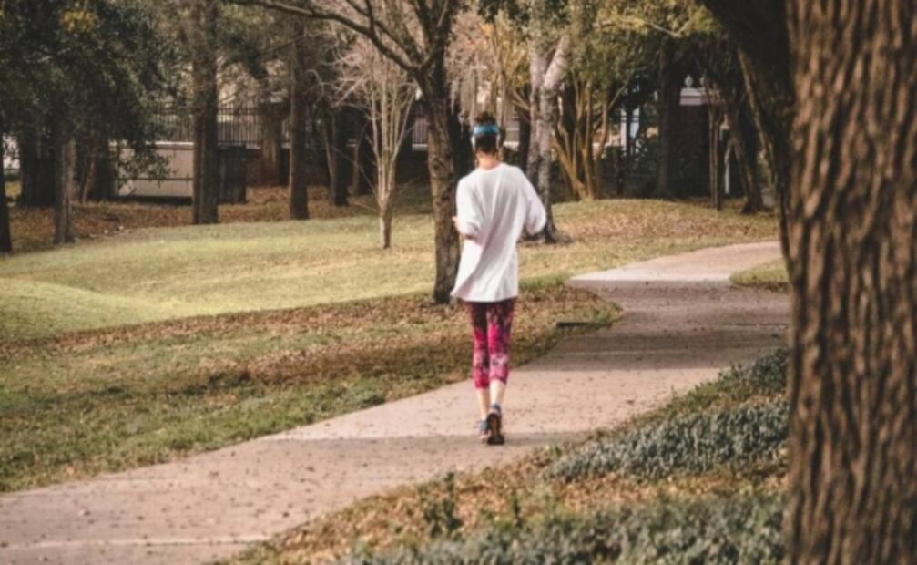 Baja de peso con caminatas en casa 