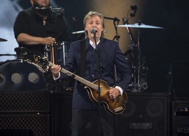 Video: Paul McCartney celebra en el escenario sus 80 años con Bruce Springsteen y Bon Jovi