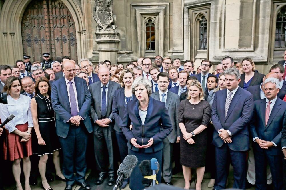 Theresa May, secretaria del Interior de Reino Unido, ayer durante una conferencia tras ser confirmada como la nueva líder del Partido Conservador (NEIL HALL. REUTERS)