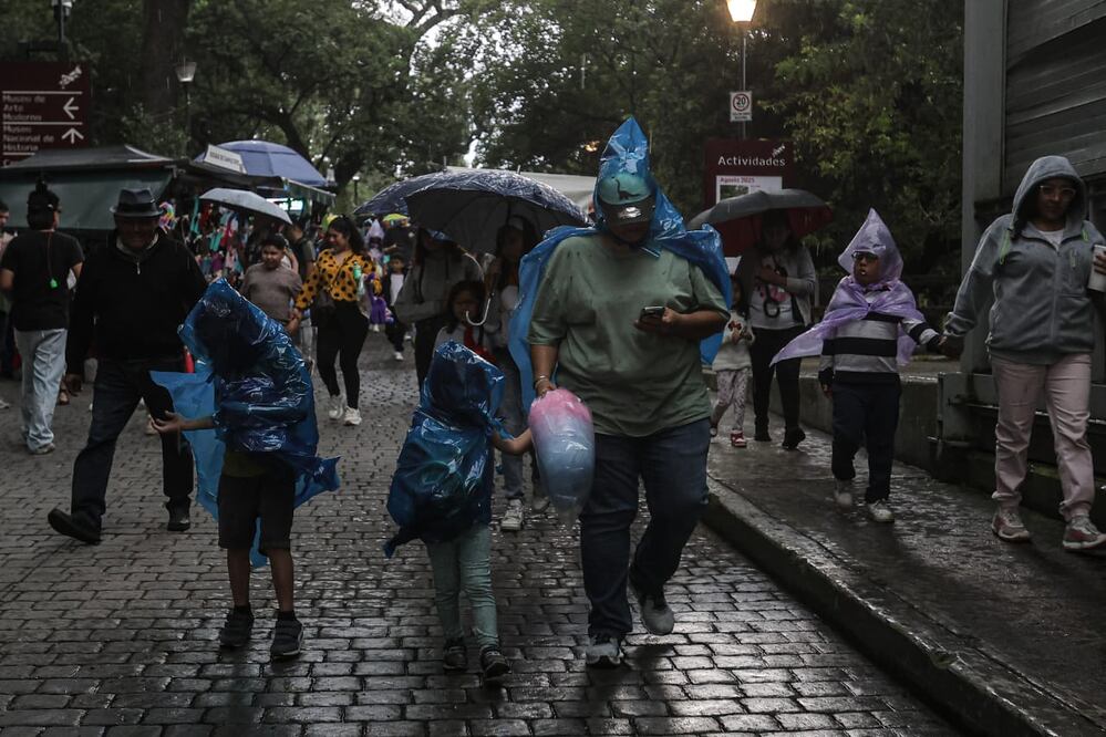 Este sábado 9 de agosto hay triple alerta por lluvias fuertes y granizo. (Foto: Gabriel Pano/ EL UNIVERSAL)