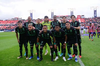 Santos extiende relación con Charly hasta el 2030