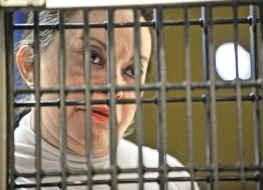 Obtiene Elba Esther Gordillo amparo para prisión domiciliaria