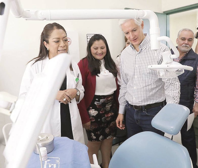El gobernador del Estado de México, Alfredo del Mazo, en un acto en el que inauguró el Centro Especializado de Atención Primaria. Foto: ESPECIAL