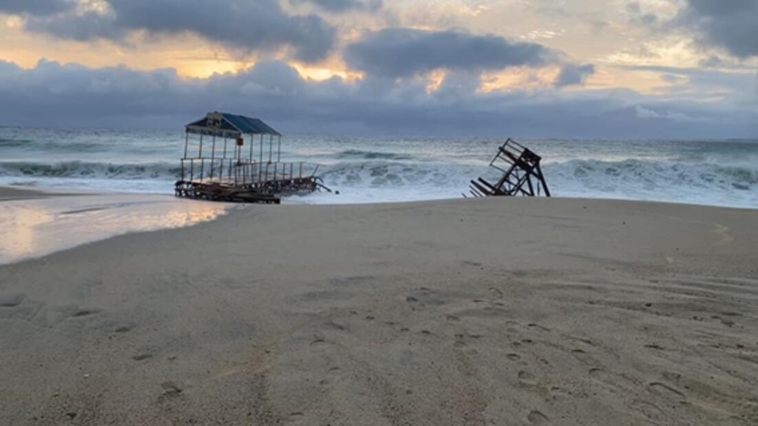 Depresión tropical "Enrique" causa lluvias y daños carreteros en BCS