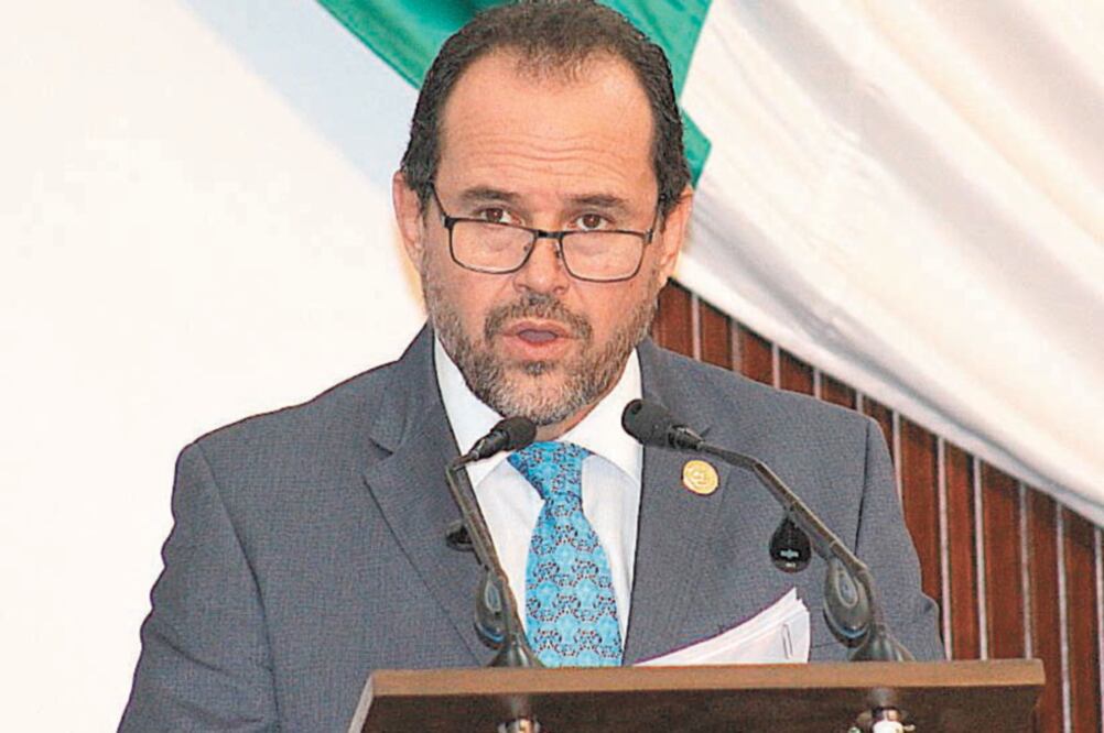 El diputado Fernando Izaguirre pide que los gobiernos atiendan el problema ambiental y de salud. Foto: FRANCISCO RODRÍGUEZ. EL UNIVERSAL